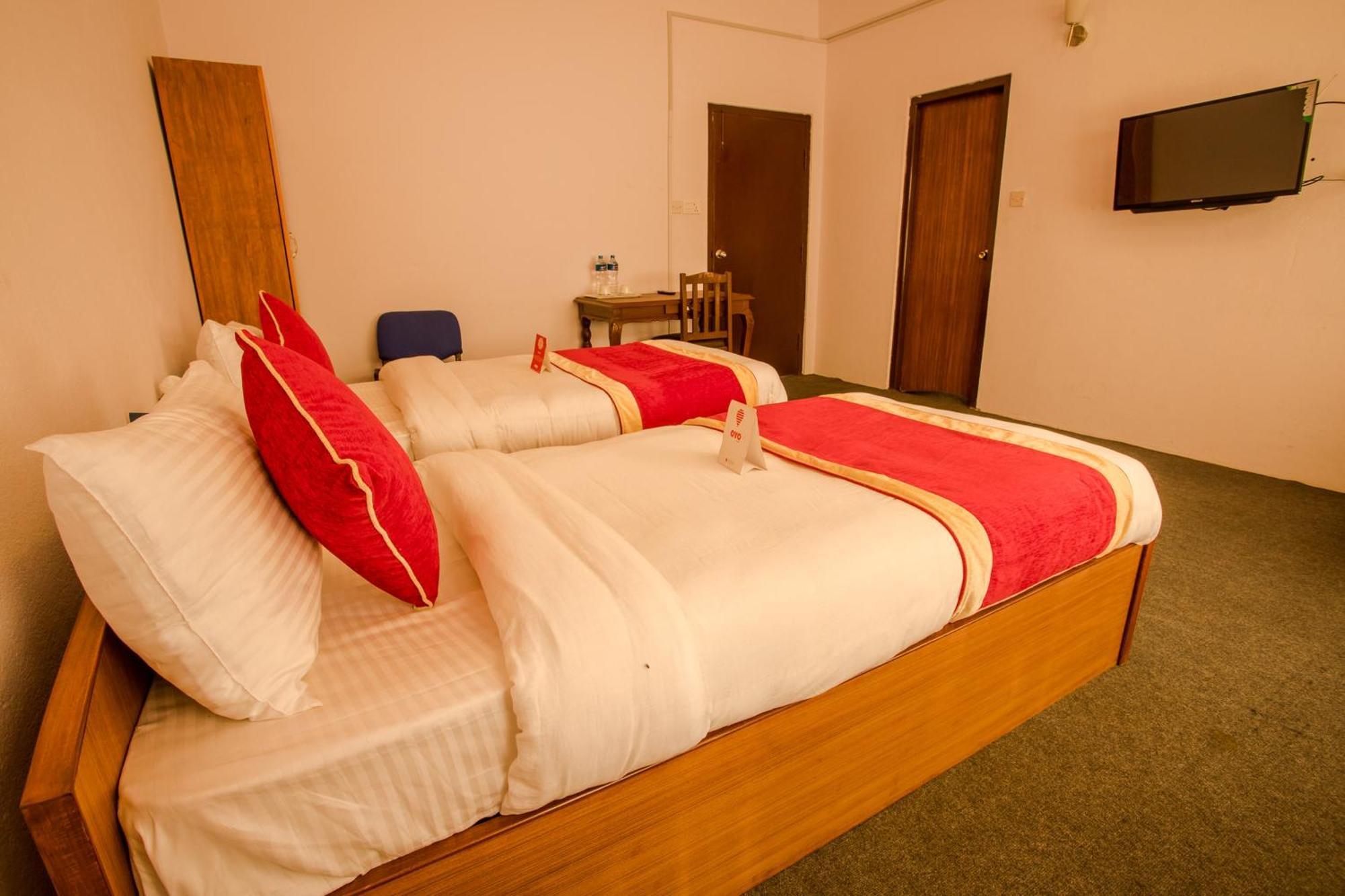 Oyo 135 Lost Garden Apartment And Guest House Kathmandu Luaran gambar