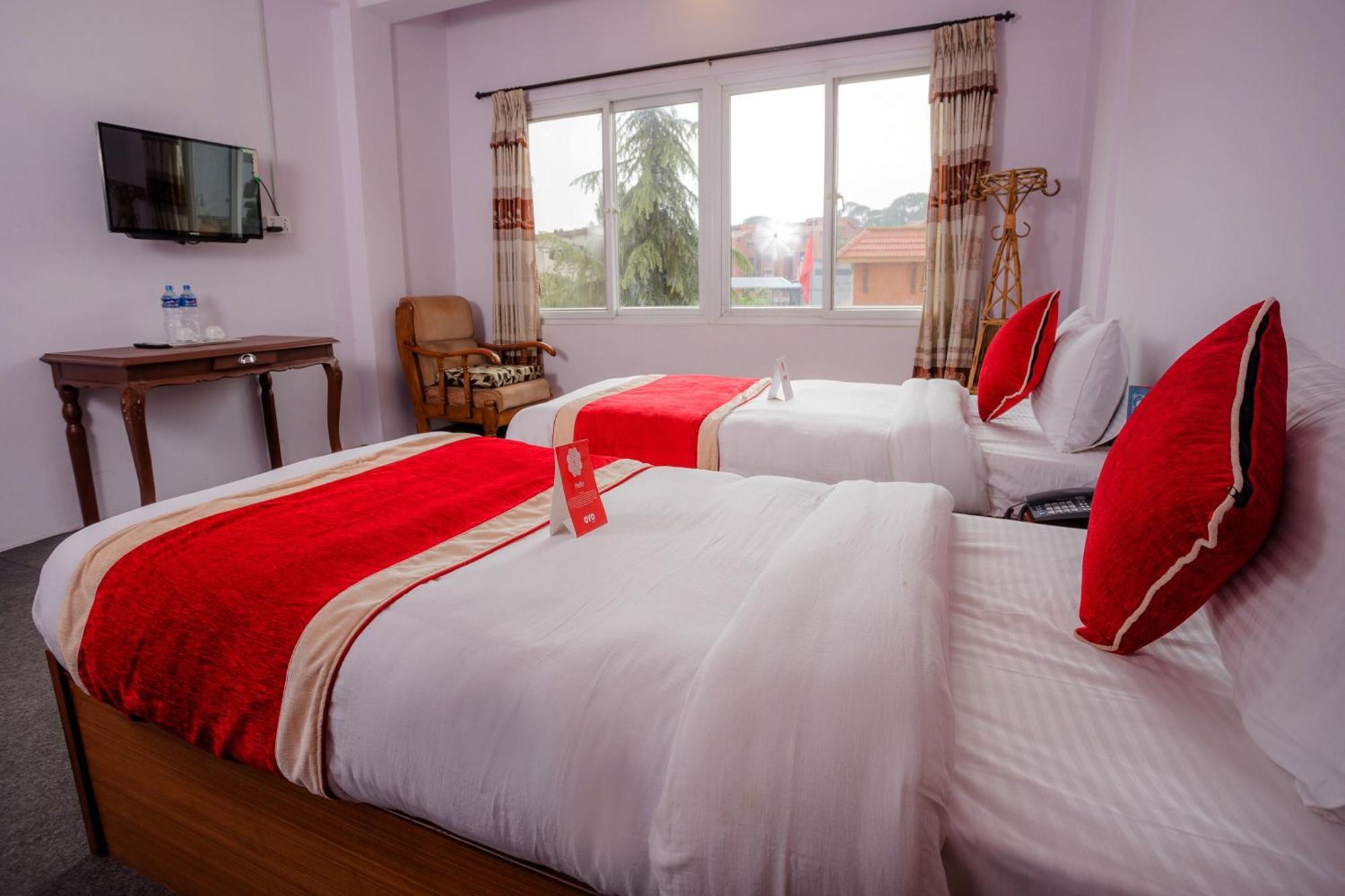 Oyo 135 Lost Garden Apartment And Guest House Kathmandu Luaran gambar