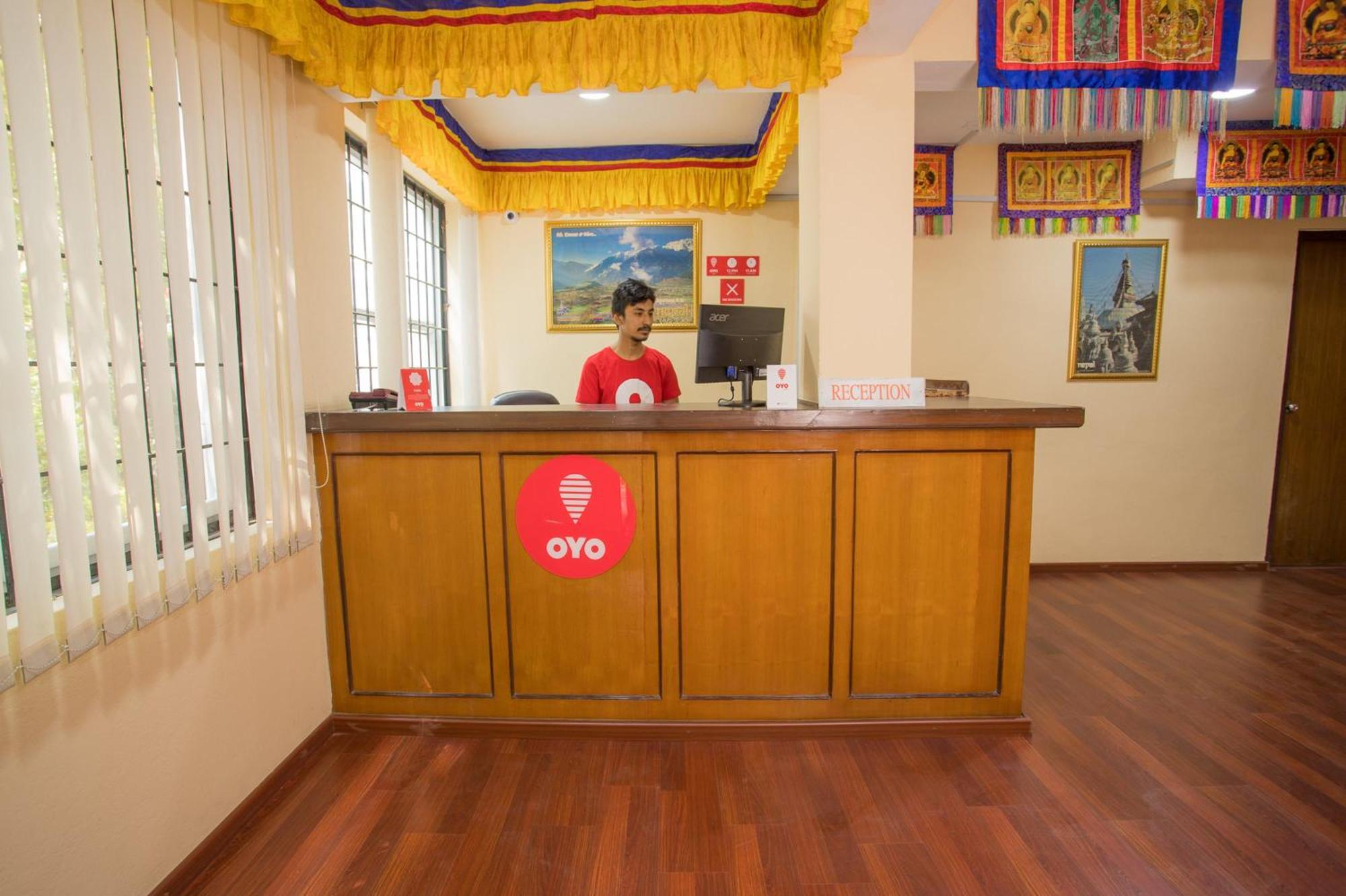 Oyo 135 Lost Garden Apartment And Guest House Kathmandu Luaran gambar