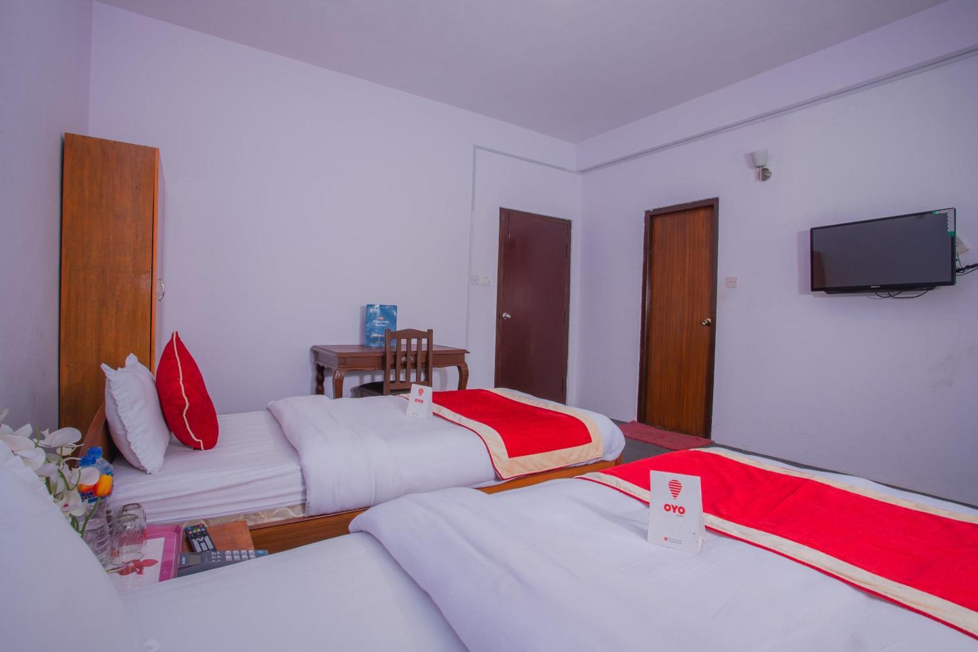 Oyo 135 Lost Garden Apartment And Guest House Kathmandu Luaran gambar