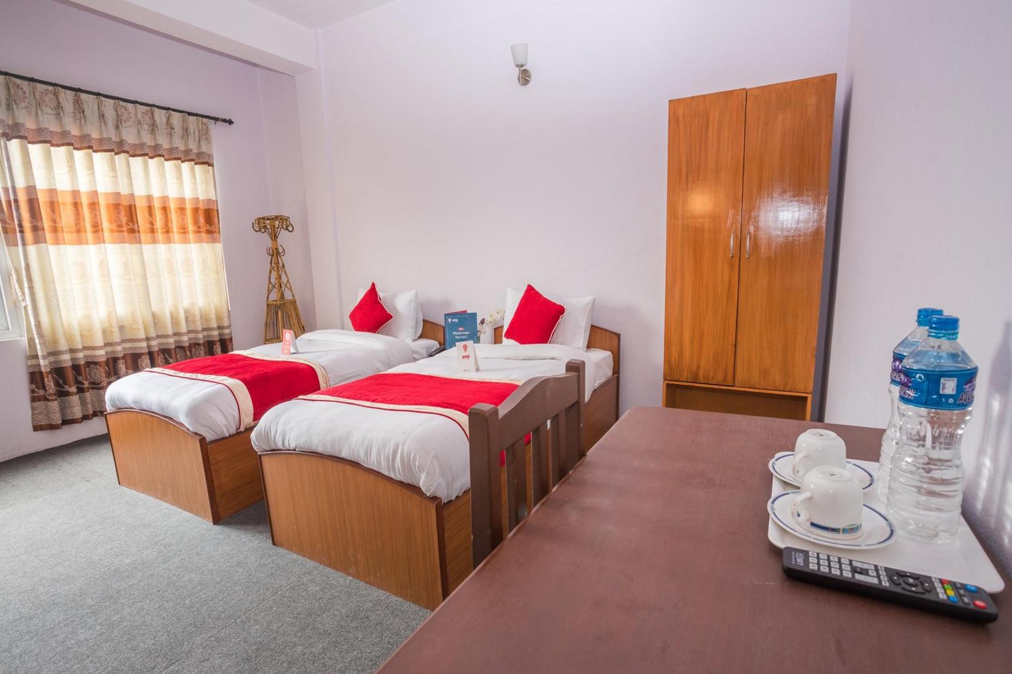 Oyo 135 Lost Garden Apartment And Guest House Kathmandu Luaran gambar