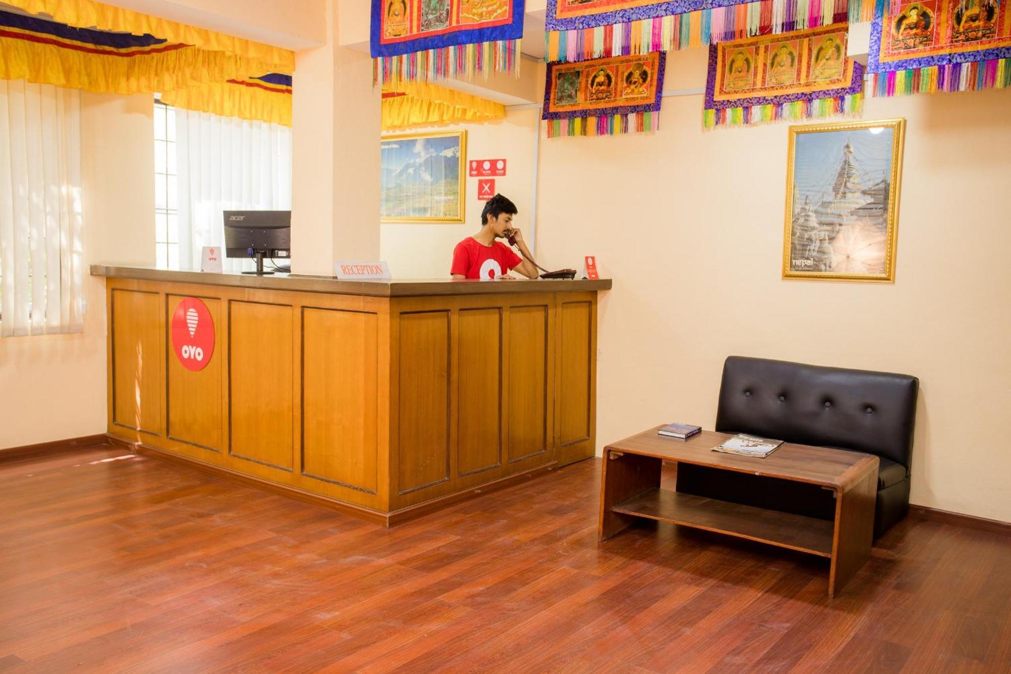 Oyo 135 Lost Garden Apartment And Guest House Kathmandu Luaran gambar