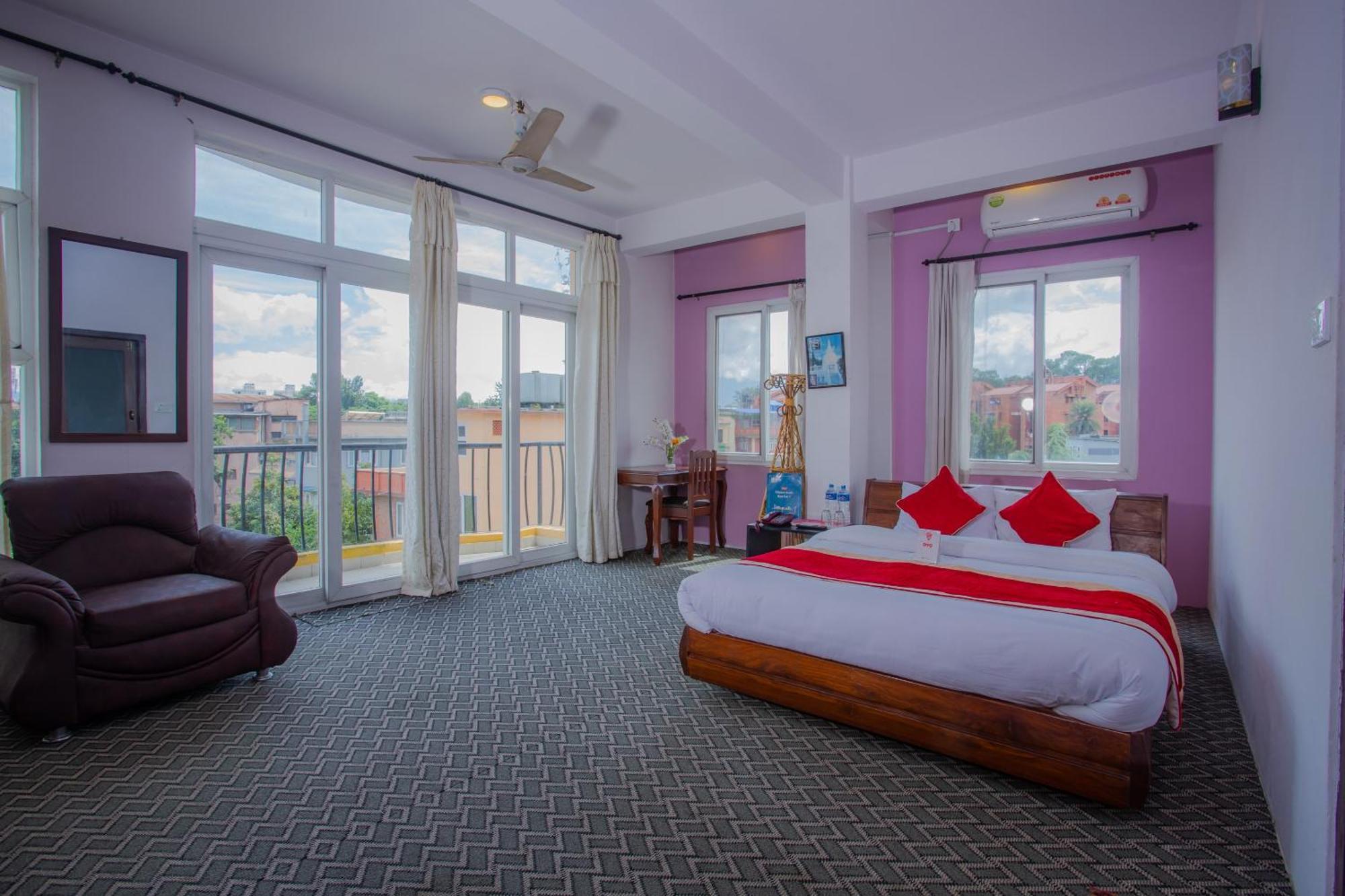 Oyo 135 Lost Garden Apartment And Guest House Kathmandu Luaran gambar